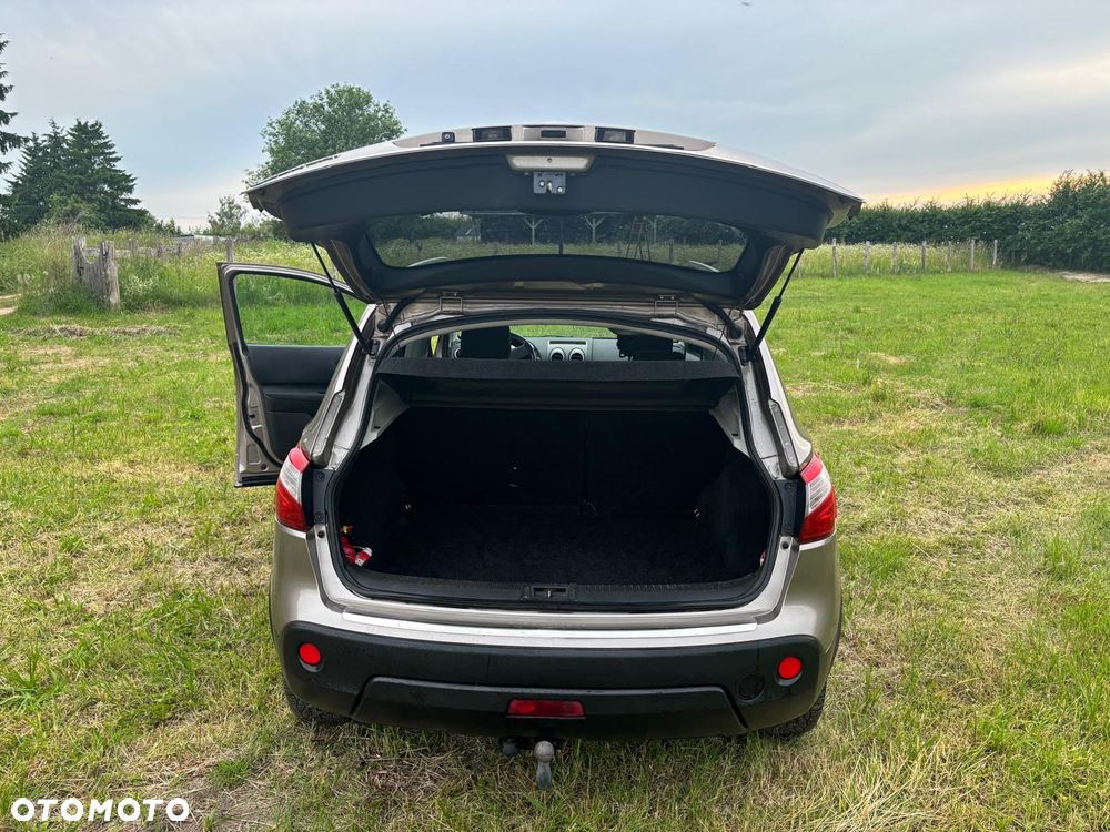 Nissan Qashqai 2.0 4x4 Lounge CVT - 12