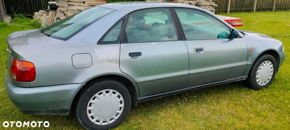 Audi A4 Limousine - 3