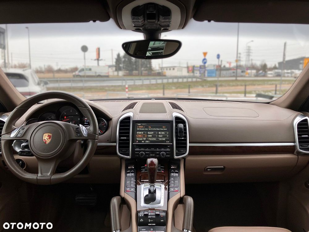 Porsche Cayenne - 32