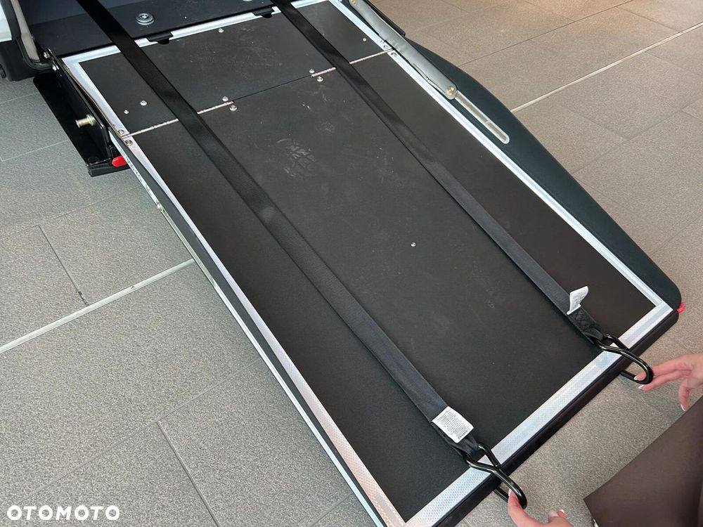 Volkswagen Caddy 1,5 l TSI 116 KM manual - 18