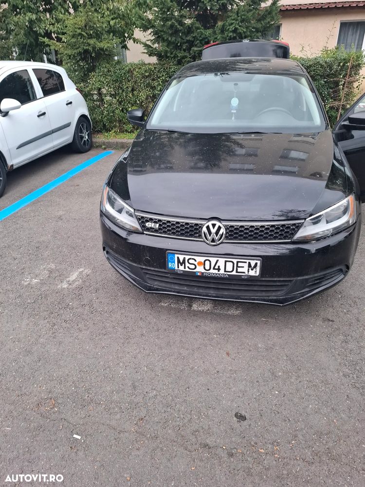 Volkswagen Jetta - 1