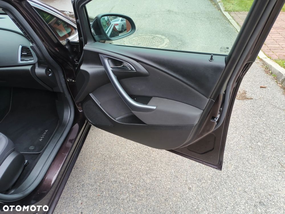 Opel Astra 1.4 T Cosmo S&S - 17