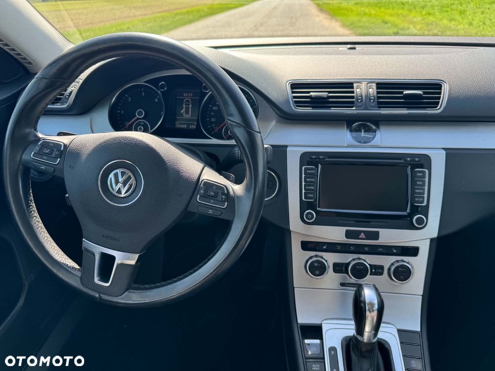 Volkswagen Passat 2.0 TDI Highline DSG - 24