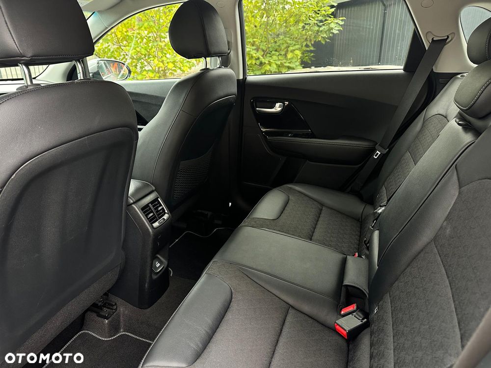 Kia Niro 1.6 GDI Hybrid Business Line - 20