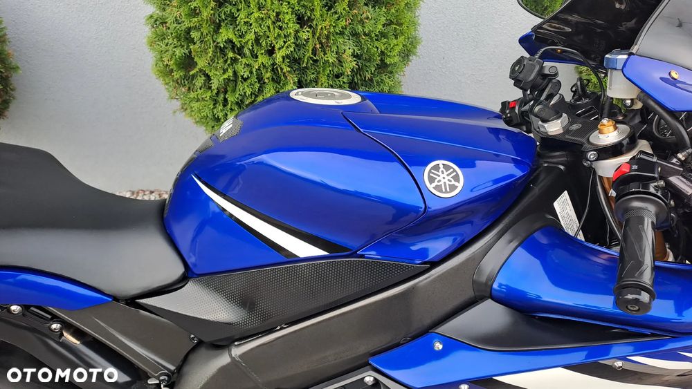 Yamaha R1 - 17