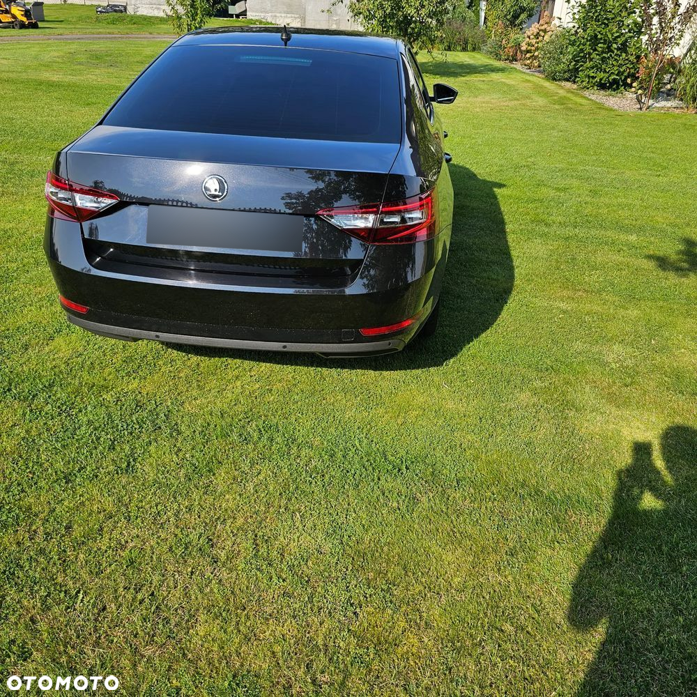 Skoda Superb 2.0 TDI SCR L&K DSG - 6
