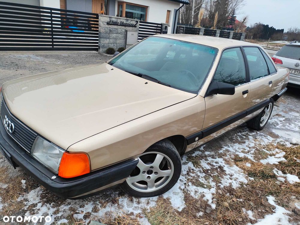 Audi 100 - 1