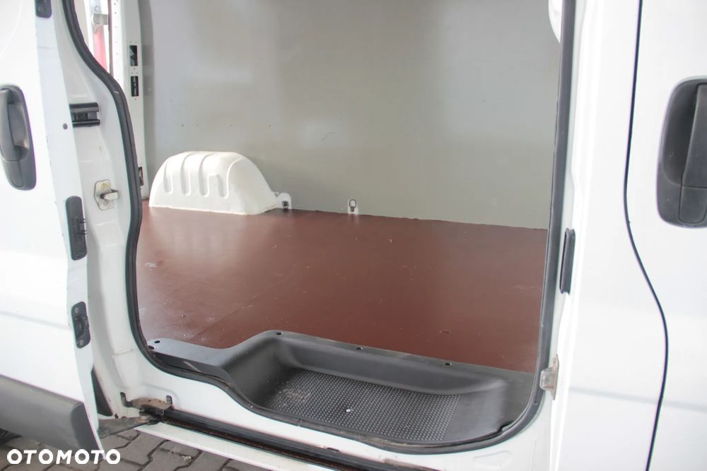 Renault Trafic LONG - 32