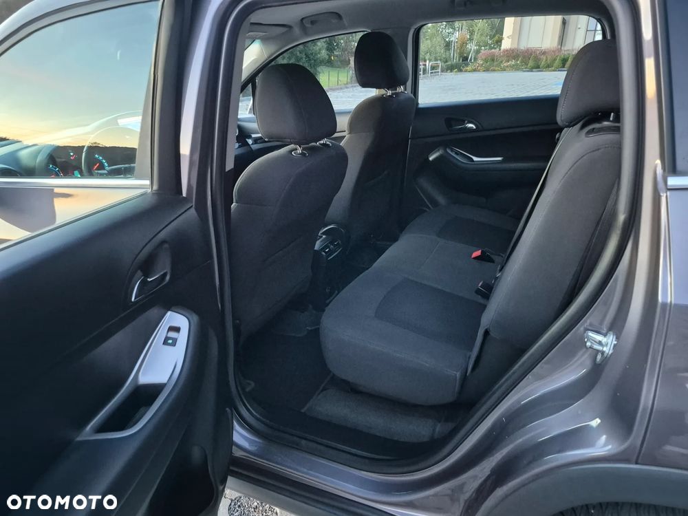 Chevrolet Orlando - 12