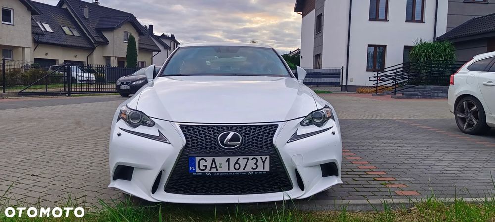 Lexus IS 200t F Sport - 8