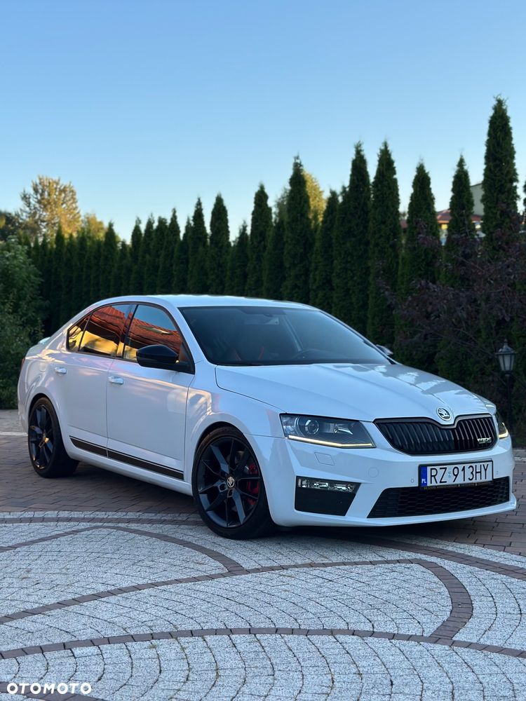 Skoda Octavia 2.0 TSI RS DSG - 2