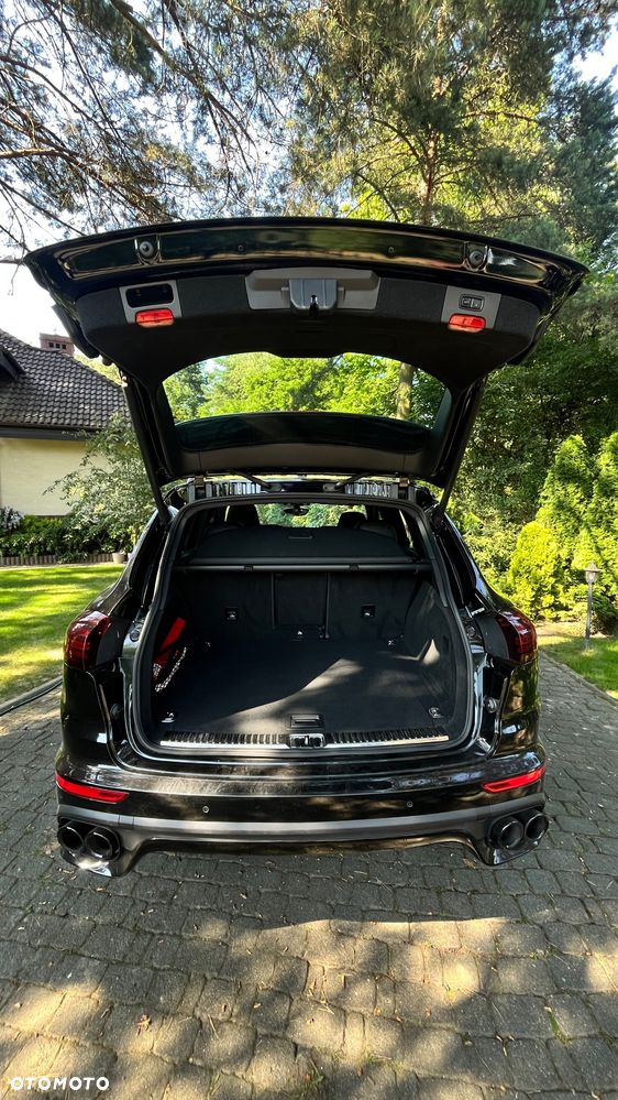 Porsche Cayenne - 8