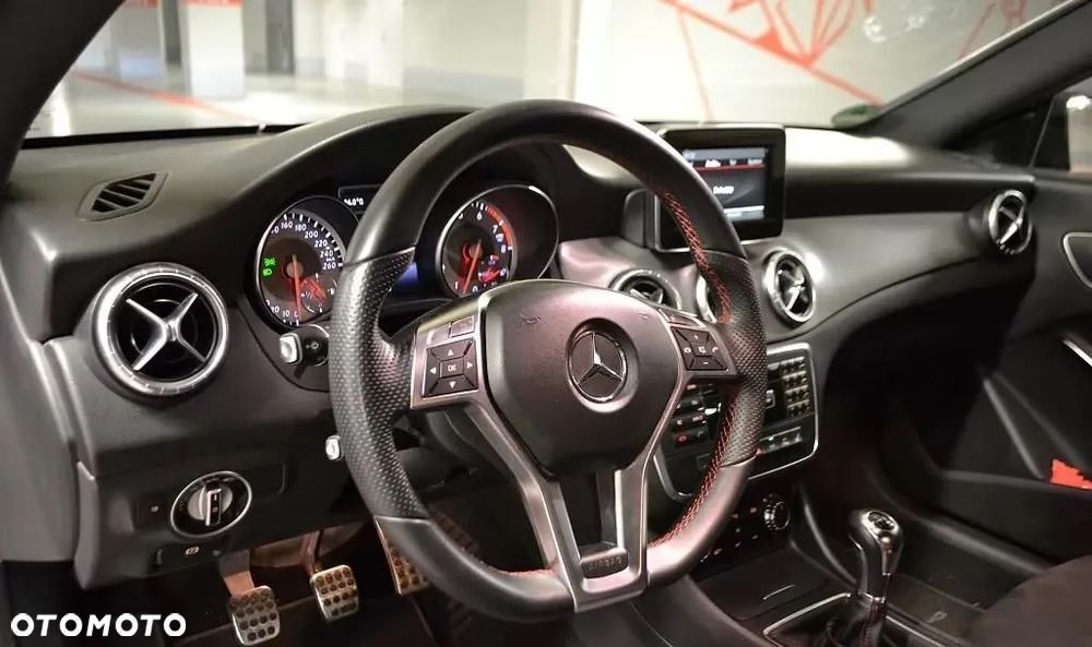 Mercedes-Benz CLA 180 - 9