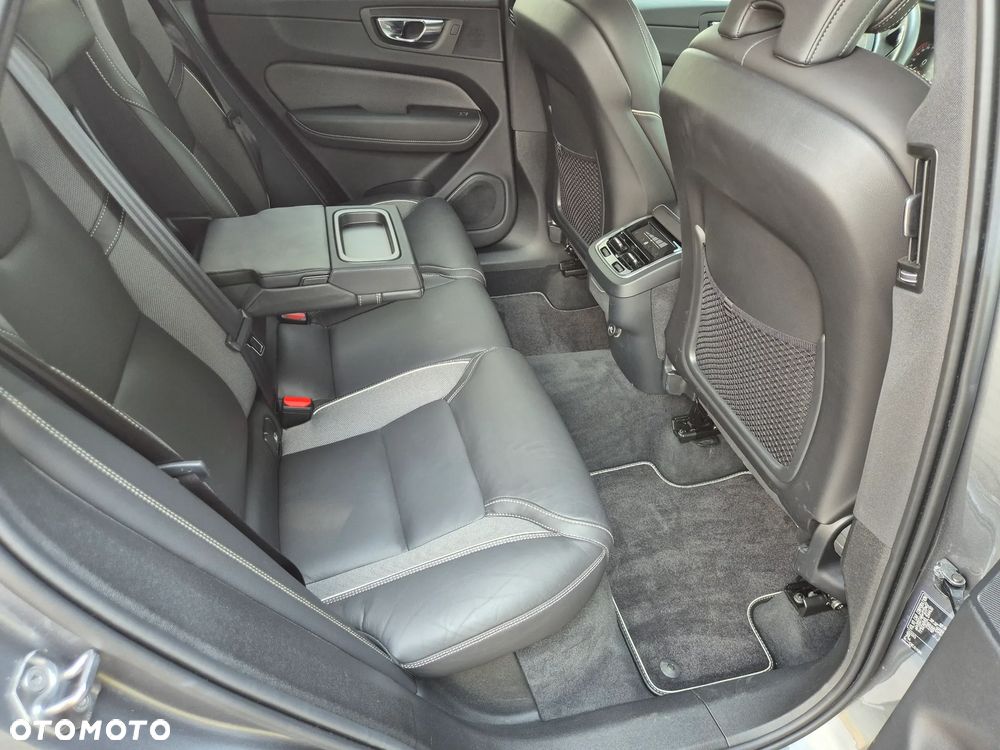 Volvo XC 60 D4 Geartronic RDesign - 24