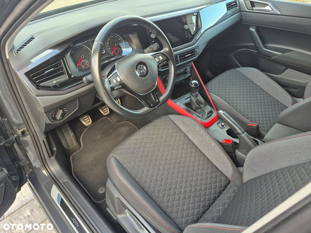 Volkswagen Polo - 11