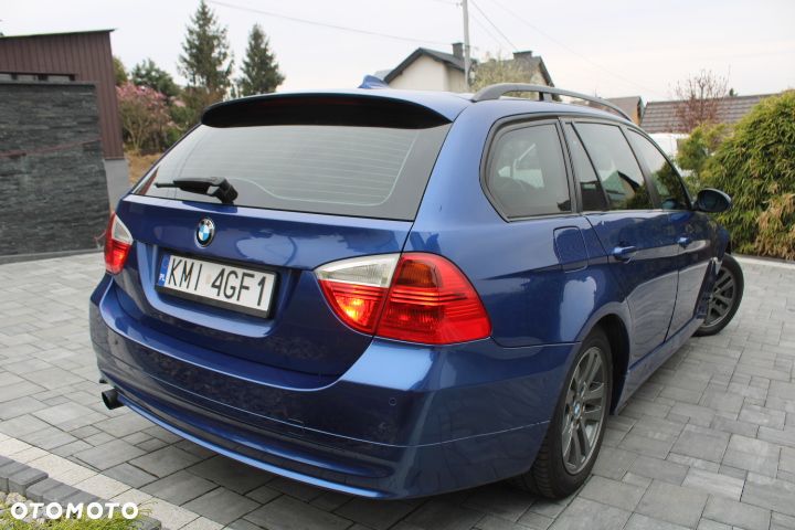 BMW Seria 3 - 35