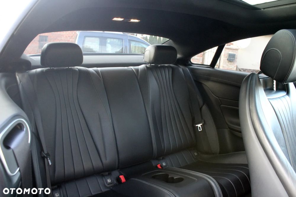 Mercedes-Benz Klasa E 220 d 9G-TRONIC - 23