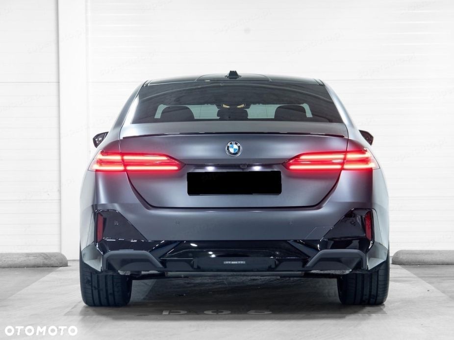 BMW Seria 5 540d xDrive mHEV M Sport - 6