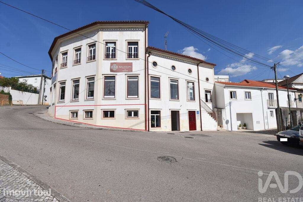 Loja / Estabelecimento Comercial em São Miguel, Santa Eufémia e Rabaça