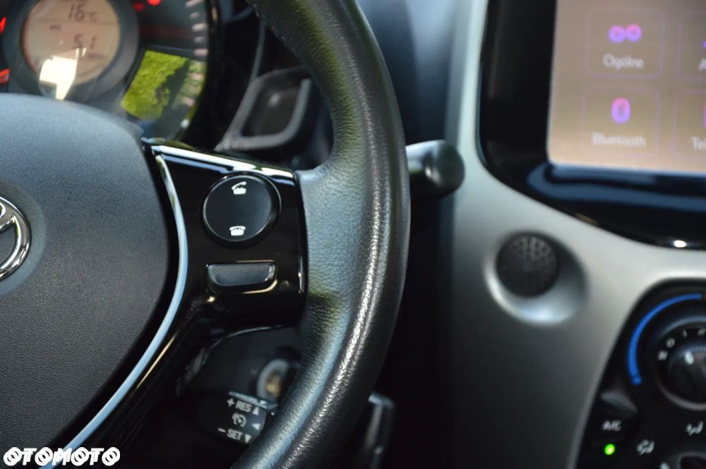 Toyota Aygo x-play touch - 19
