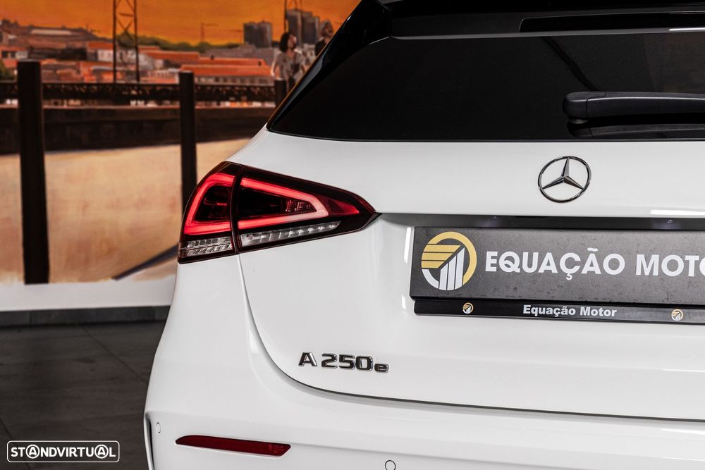 Mercedes-Benz A 250 e AMG Line - 5