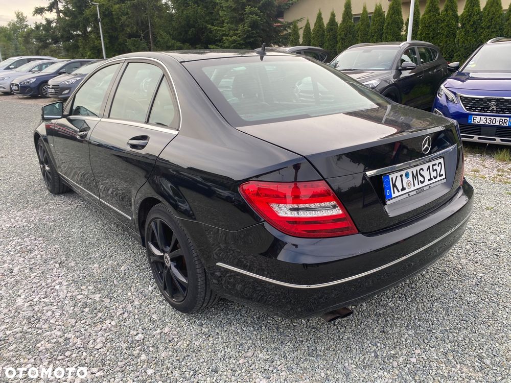 Mercedes-Benz Klasa C 180 CGI Automatik BlueEFFICIENCY Avantgarde - 4