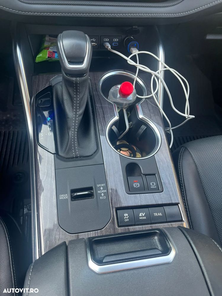 Toyota Highlander 2.5 Hybrid Luxury - 17