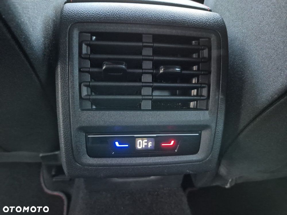 Volkswagen Golf VIII 2.0 TSI GTI DSG - 27