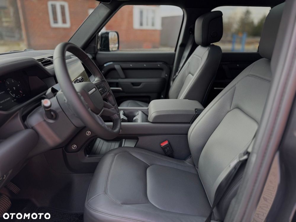 Land Rover Defender - 5