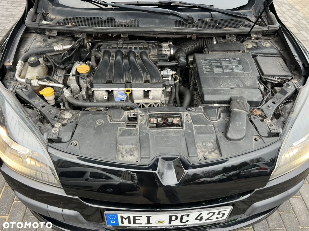 Renault Megane 2.0 16V Privilege CVT - 35