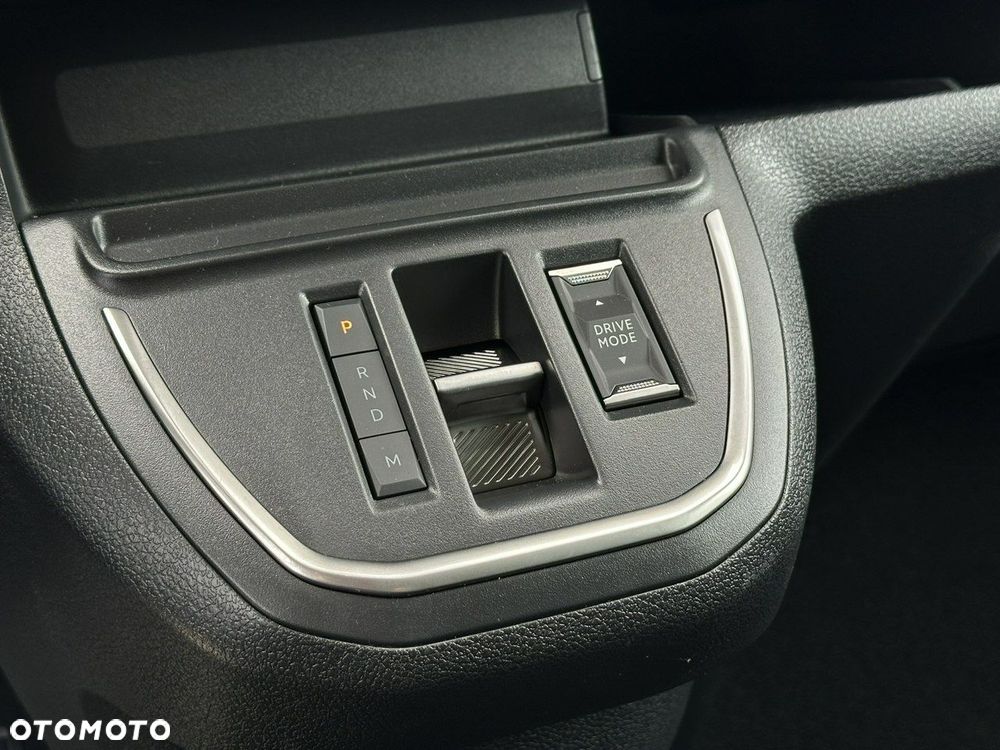 Peugeot Traveller - 30