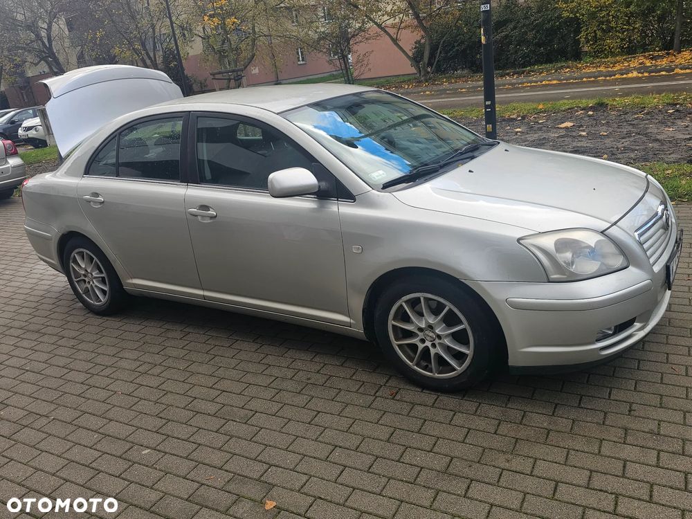 Toyota Avensis 2004 photo 5