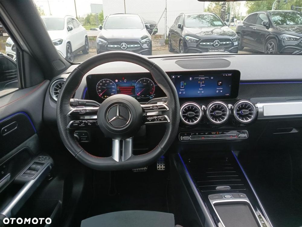 Mercedes-Benz GLB - 14