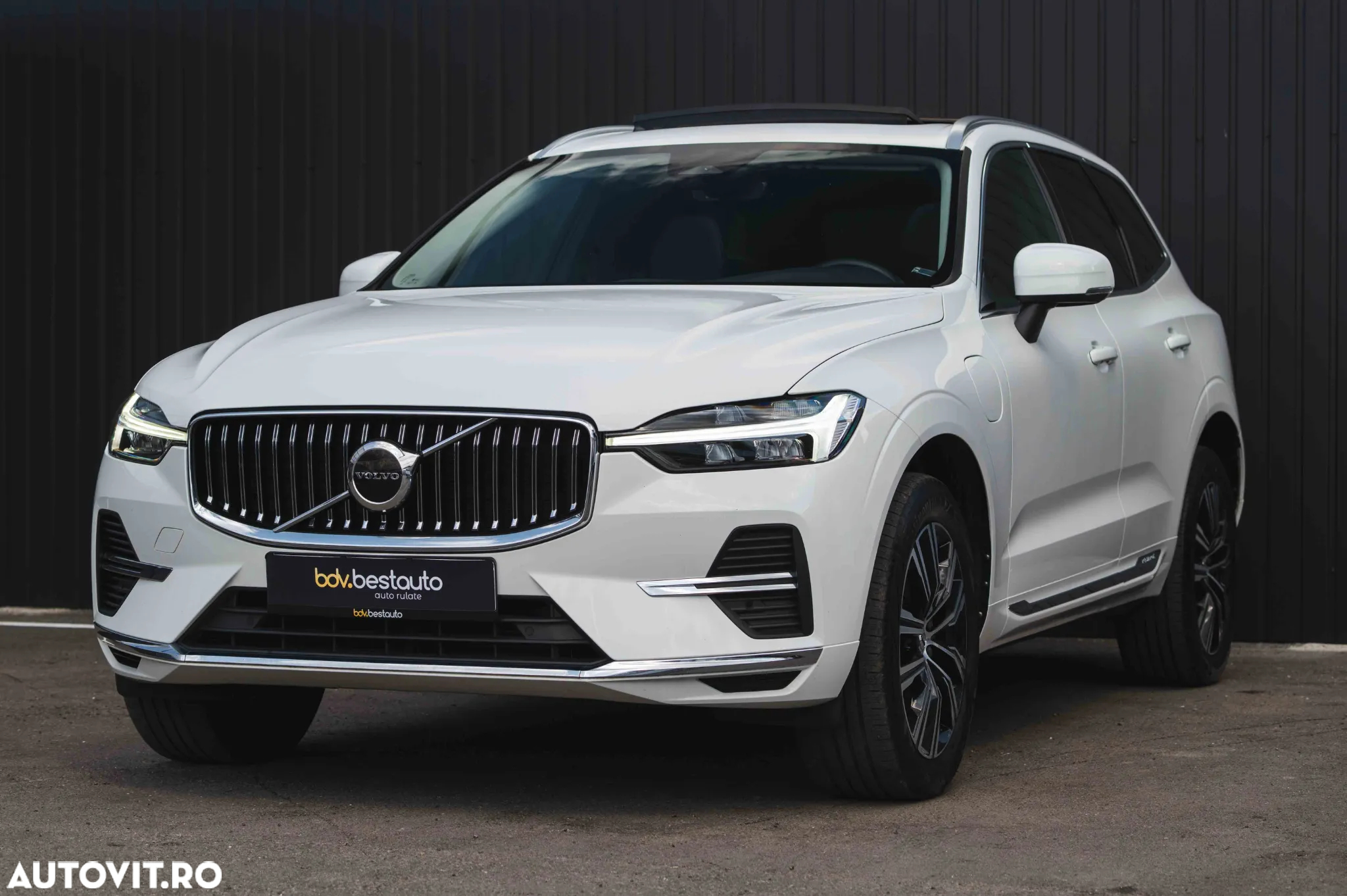 Volvo XC 60 T6 AWD Recharge Geartronic Inscription - 31
