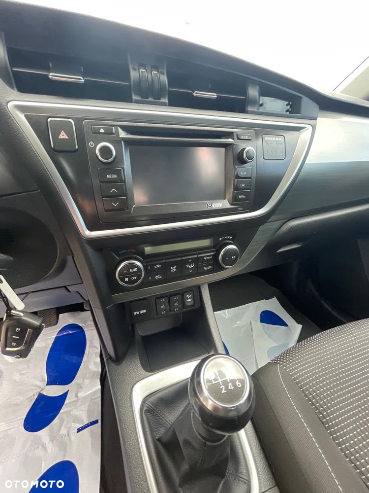 Toyota Auris 1.6 Valvematic Executive - 20