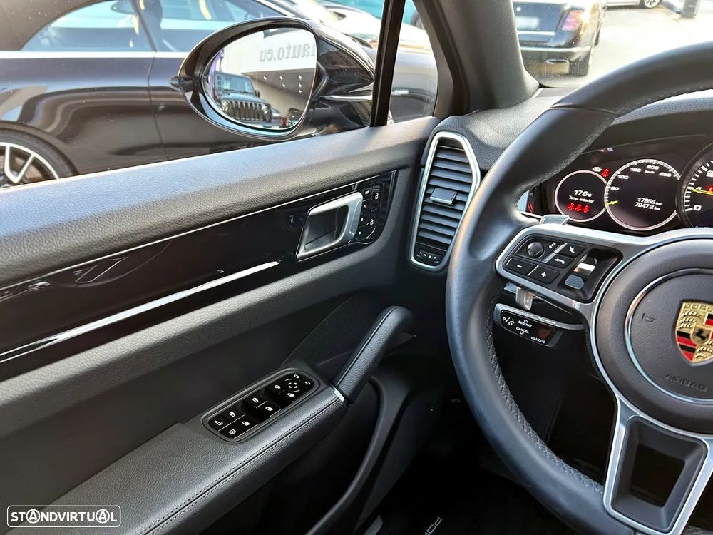 Porsche Cayenne Coupé E-Hybrid - 13