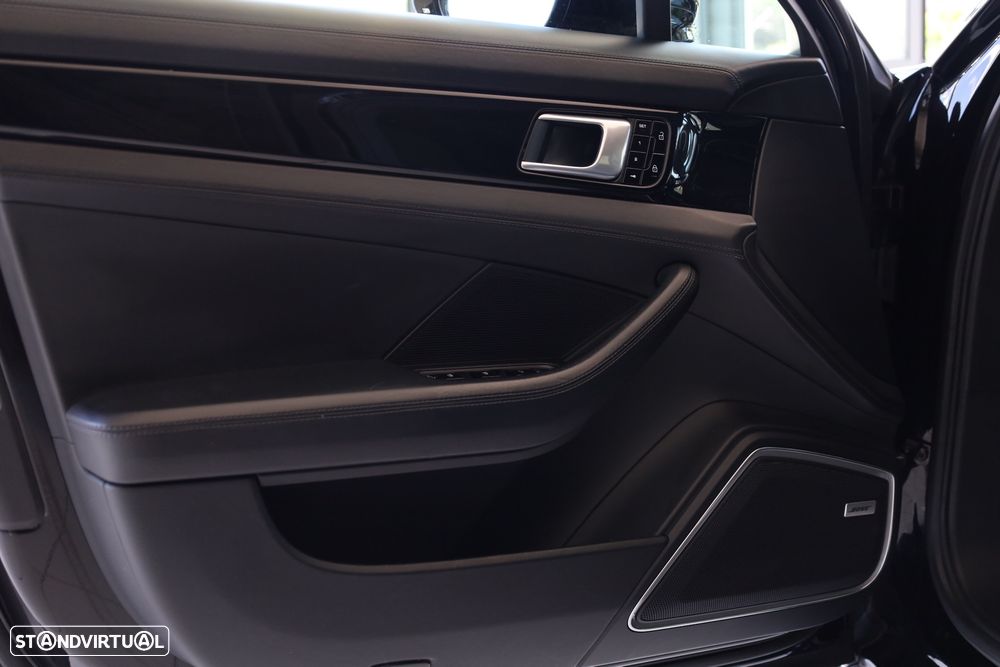 Porsche Panamera Sport Turismo - 12
