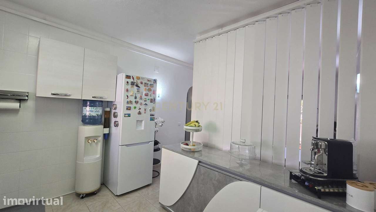Apartamento Renovado em Portimão, Faro - 2 Quartos com Varanda - Grande imagem: 4/14