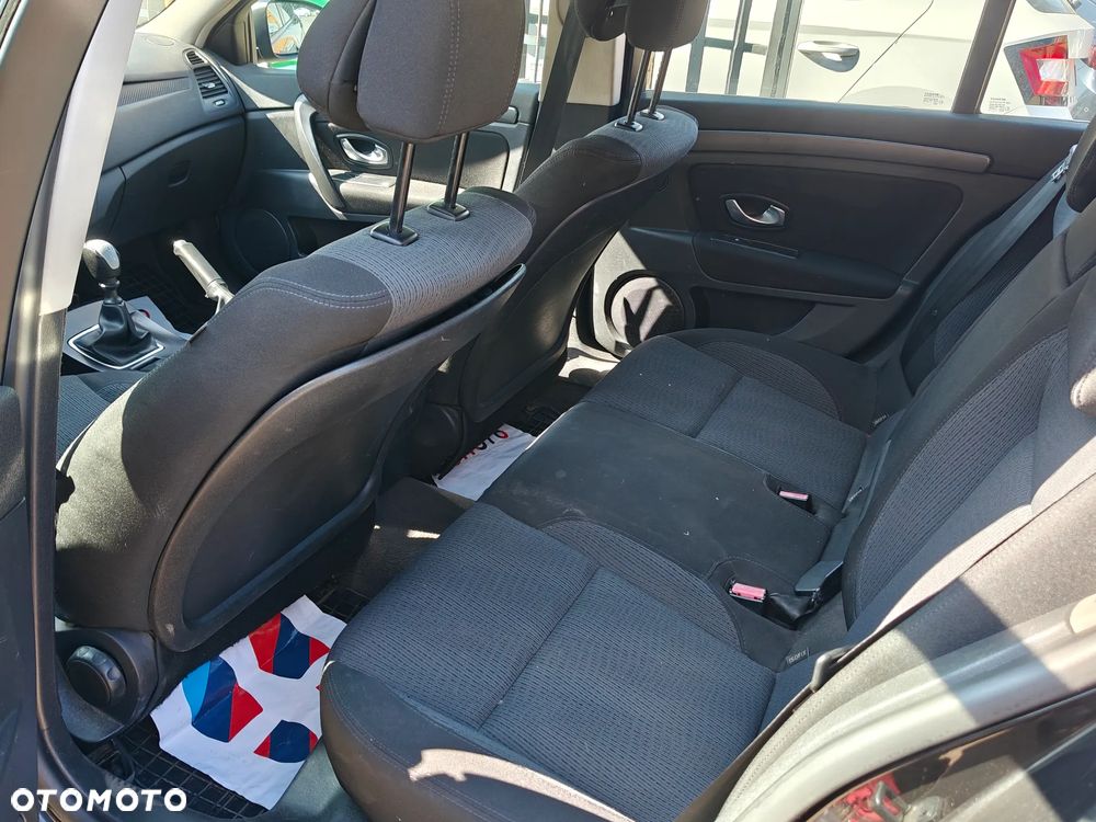 Renault Laguna dCi 110 FAP Dynamique - 11