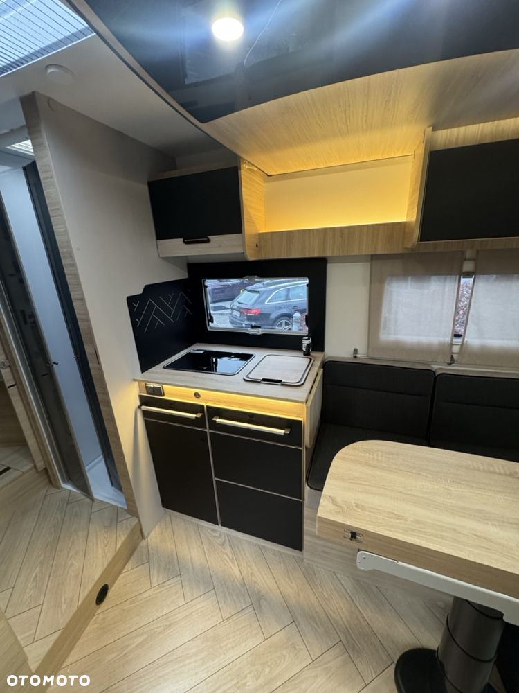 Ford Chausson 797 Titanium Ultimate - 24