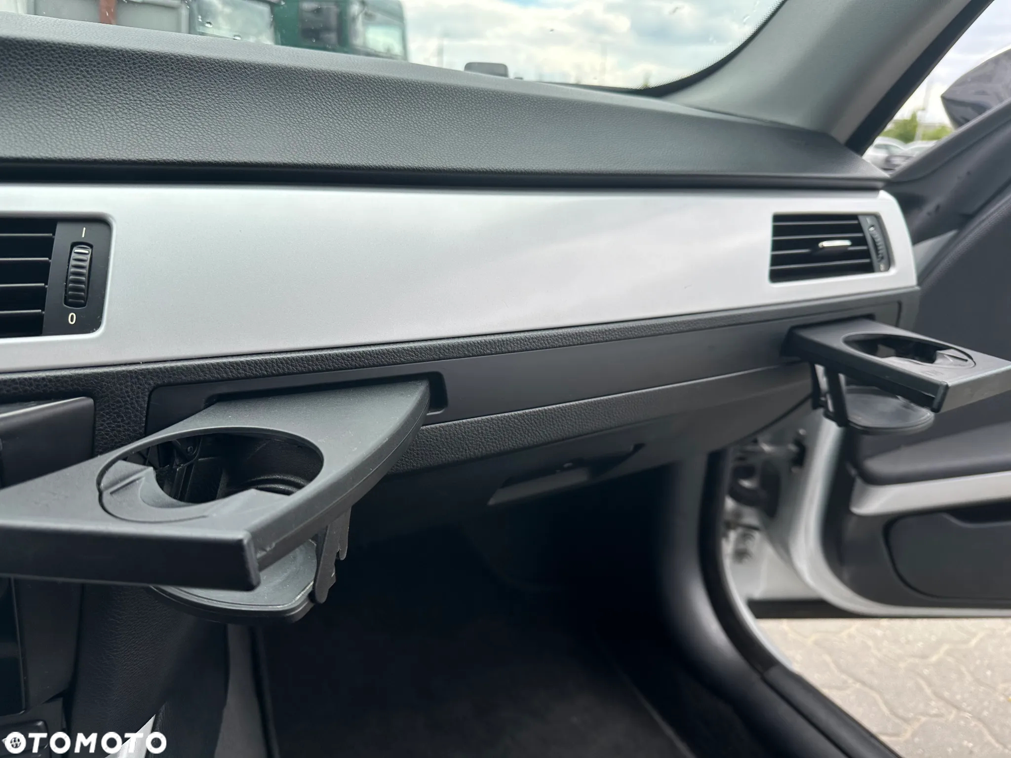 BMW Seria 3 320i Coupe - 30