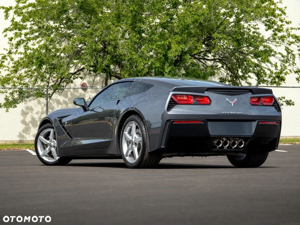 Chevrolet Corvette - 8