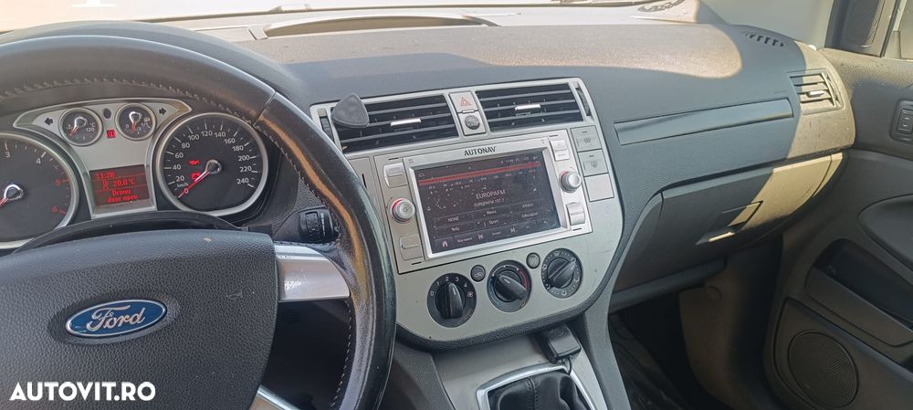 Ford Kuga 2.0 TDCi 4x4 Titanium - 10