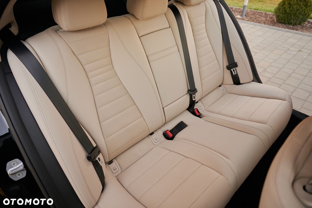Mercedes-Benz Klasa E 220 d 9G-TRONIC - 23