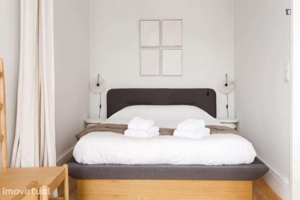 Estúdio - localizado em São Nicolau Porto - Grande imagem: 2/16