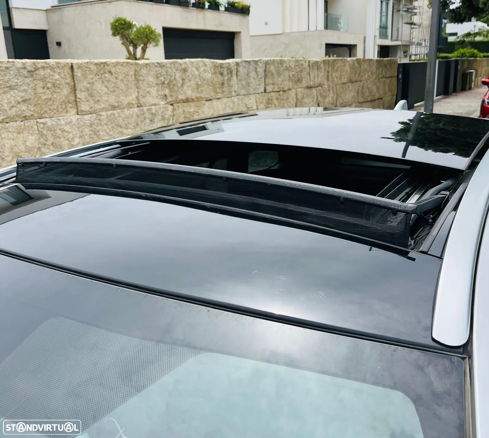 Toyota Corolla Touring Sports 2.0 Hybrid Luxury Black - 13