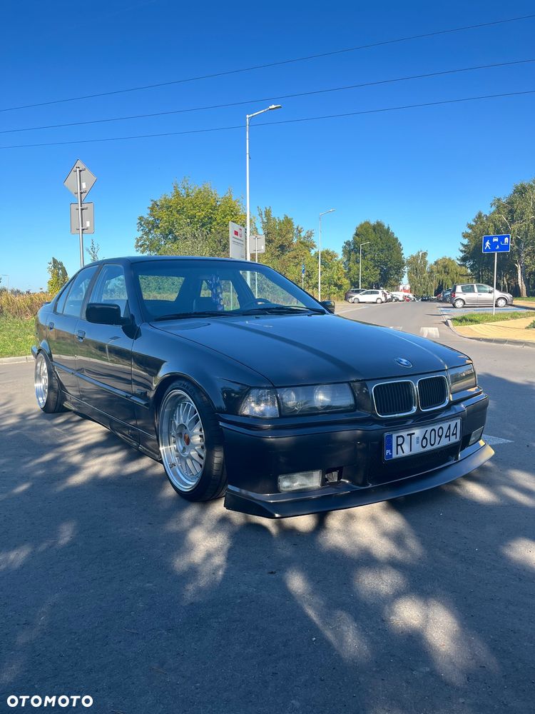 BMW Seria 3 320i - 11
