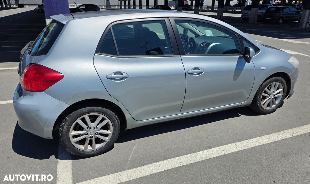 Toyota Auris 1.6 VVT-i Luna - 2