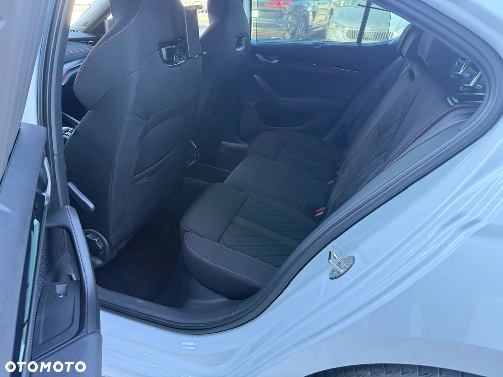 Skoda Octavia 2.0 TSI RS DSG - 12