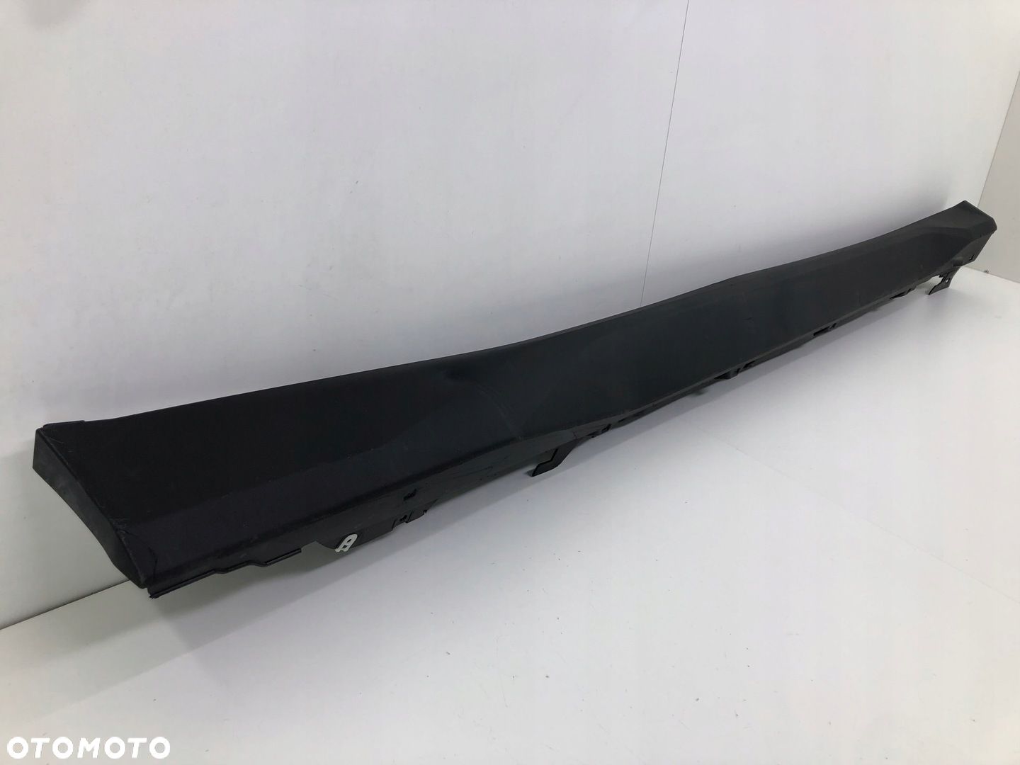 BMW X1 U11 PRAWA NAKŁADKA LISTWA PROGOWA 9883554 - 1